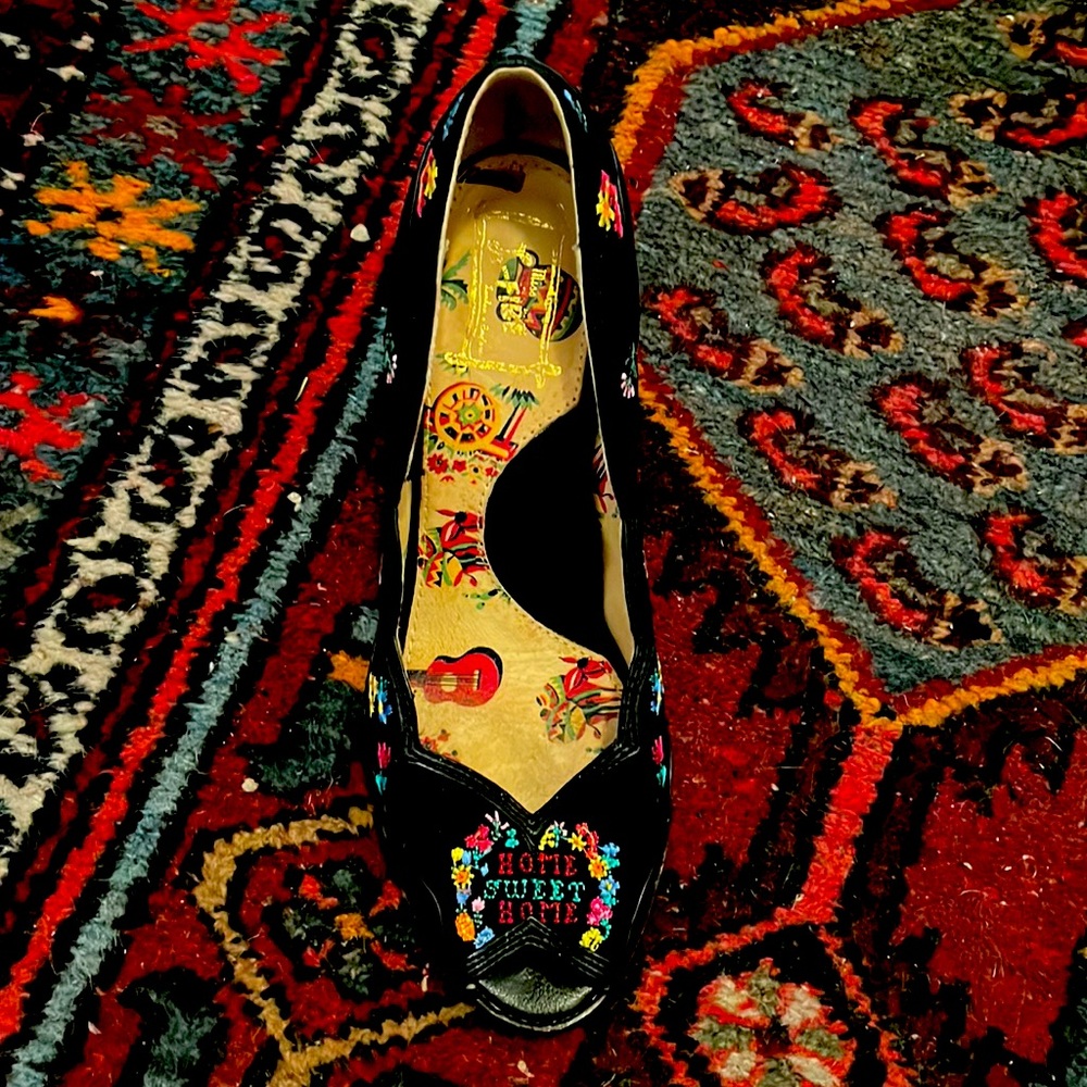 Miss L. Fire black embroidered heels size 39